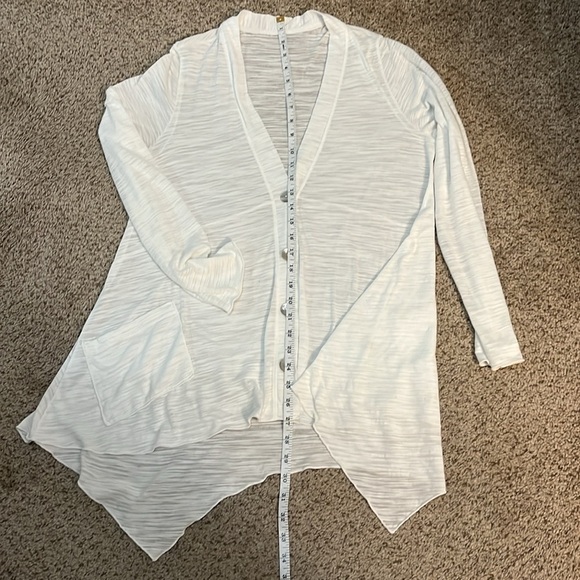 Long White Cardi long sleeve V- neck button front Lightweight High/Low Top - Picture 7 of 8